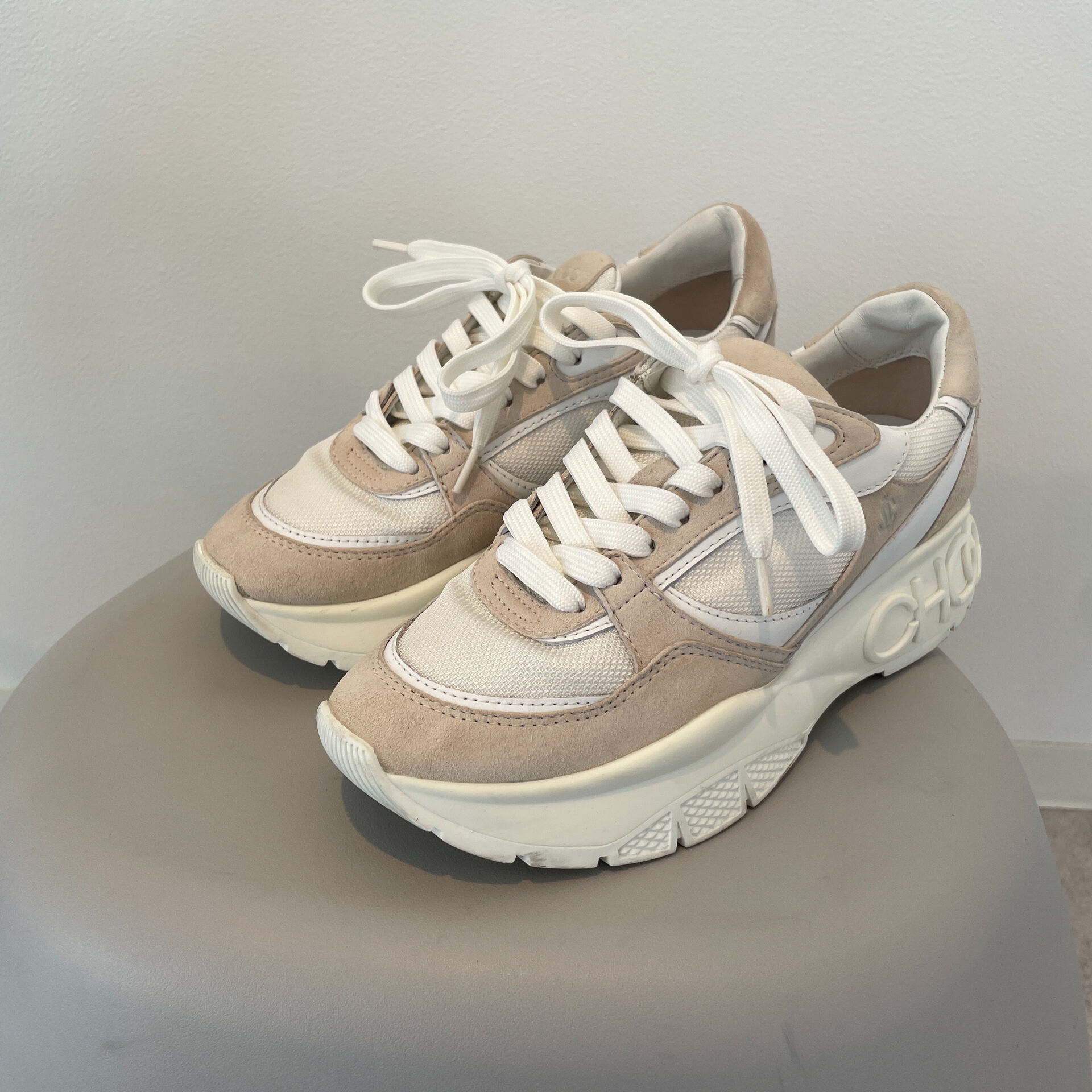 ジミーチュウ スニーカークリーニング